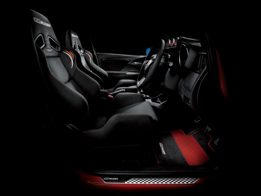  Honda Fit RS by Mugen 2014 года  (фото 3 из 3)